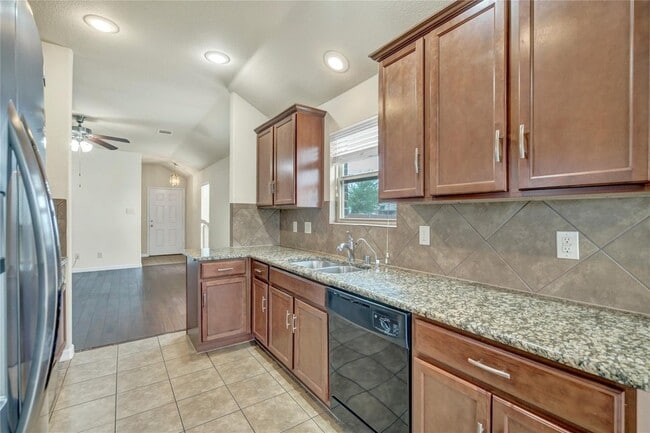 Building Photo - 9001 Tumbleweed Dr