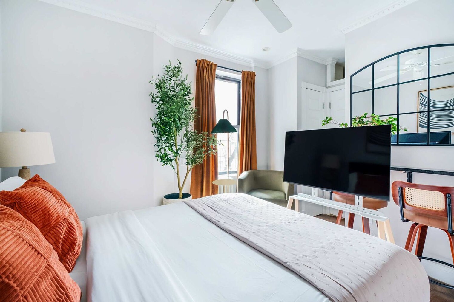 Building Photo - 234 Mott St