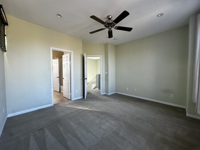 Building Photo - 7628 Belhurst Ave