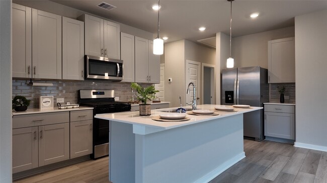 Building Photo - 16817 Harvest Grv Ln