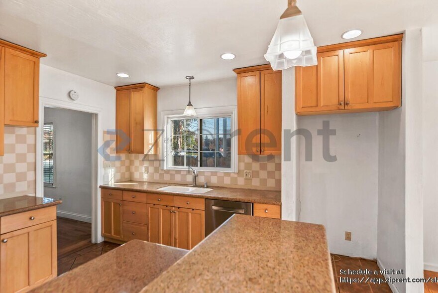 Building Photo - 855 N 17th St