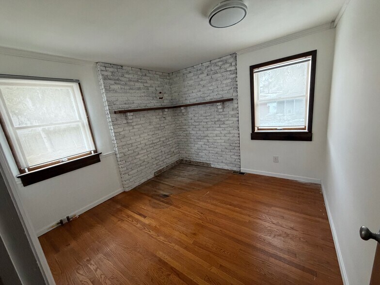 Building Photo - 108 Essex St