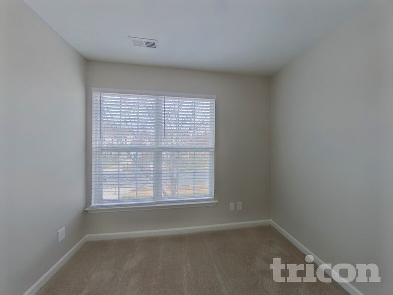 Building Photo - 1305 Peach Park Ln