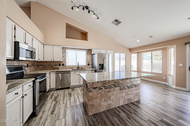 Building Photo - 8963 E Floriade Dr