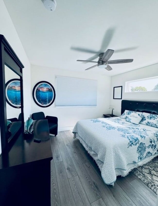 Building Photo - Coastal Luxury Living – Fully Furnished Ho...