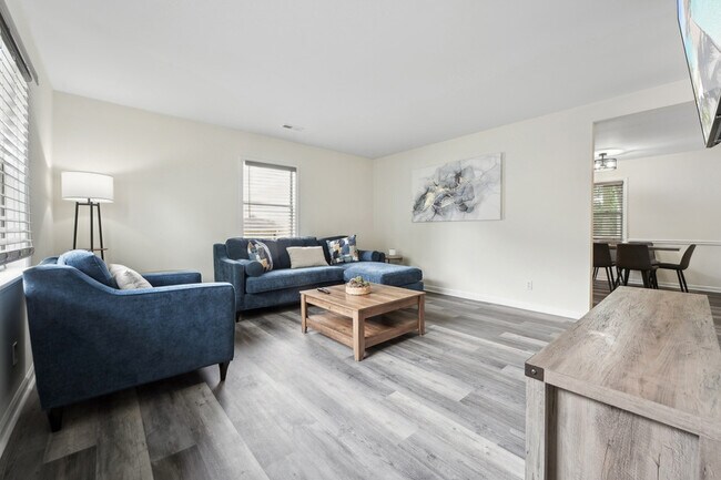 Building Photo - 214 Bridgefield Pl
