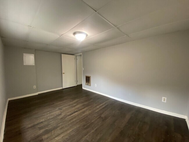 Building Photo - 8088 Blue Springs Pkwy