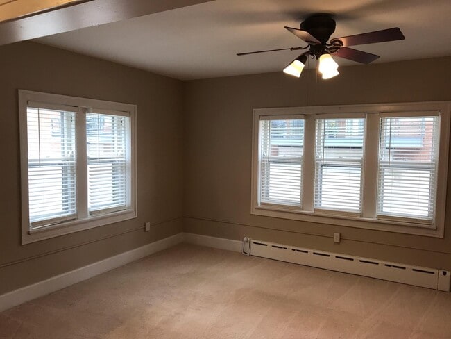 Building Photo - 812 E State St