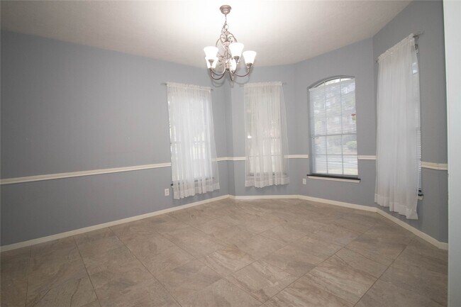 Building Photo - 310 Cheddington Dr