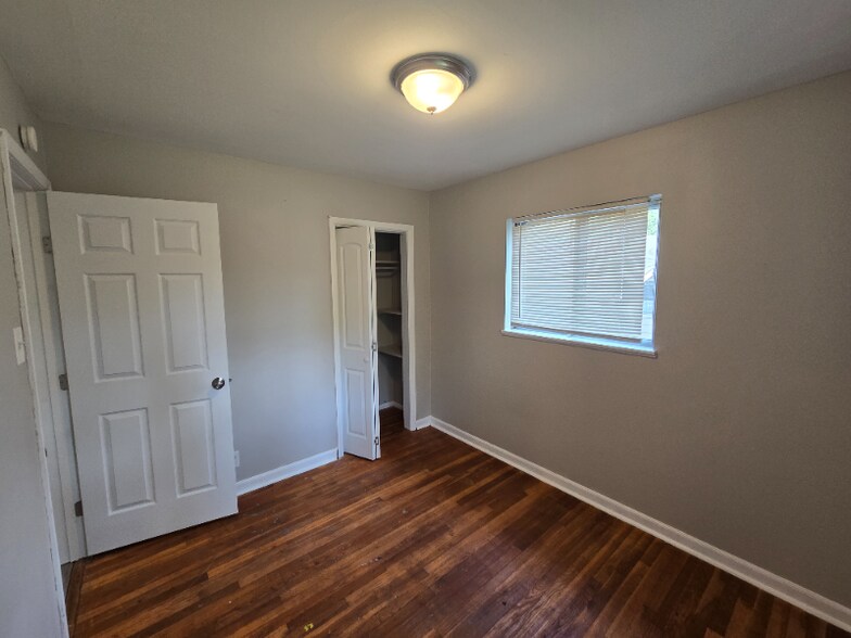 Building Photo - 514 Banavie Dr