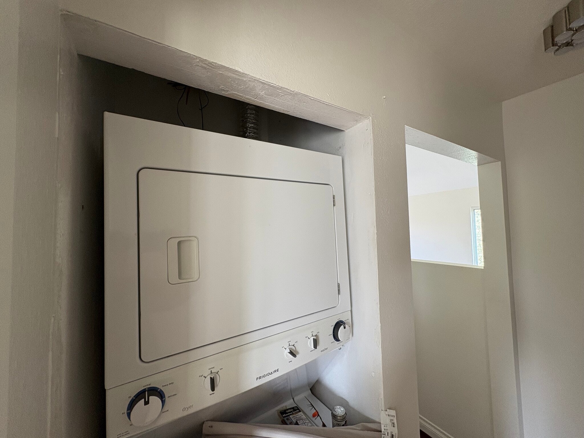 Full Size Washer Dryer - 930 Via Mil Cumbres