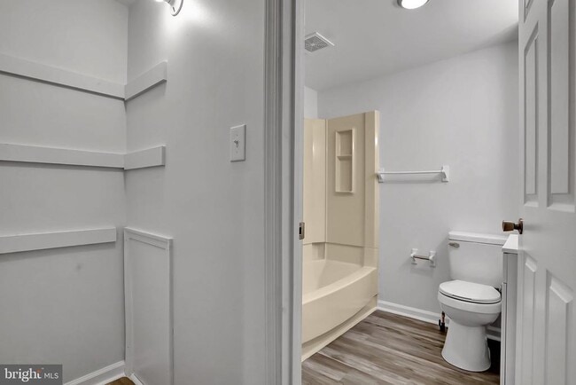 Building Photo - 655 S Potomac St