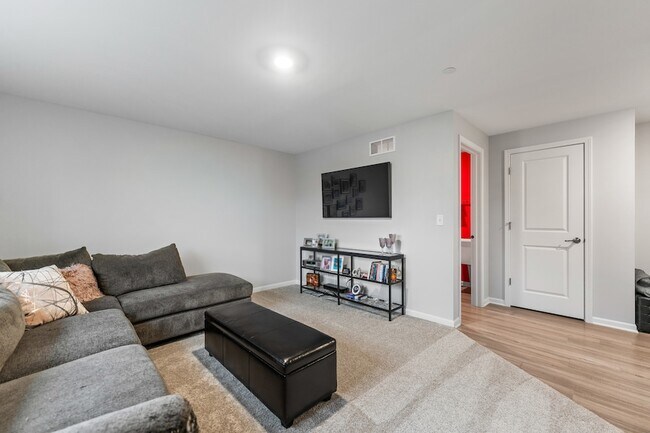 Building Photo - 1627 Sager Way