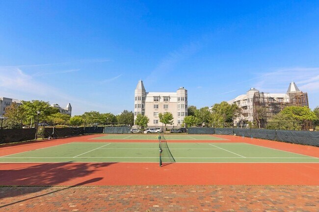 Building Photo - 100 Shearwater Ct E