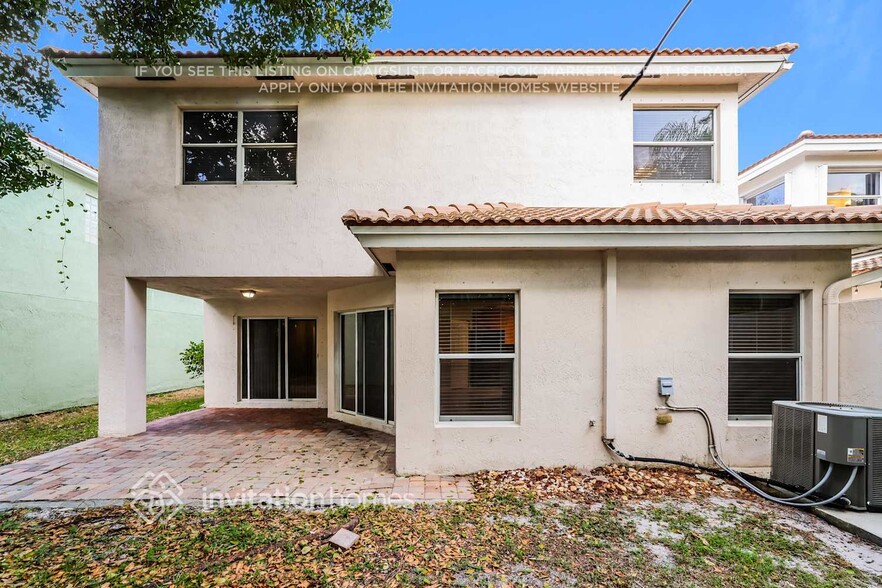 Building Photo - 541 Alejandro Ln