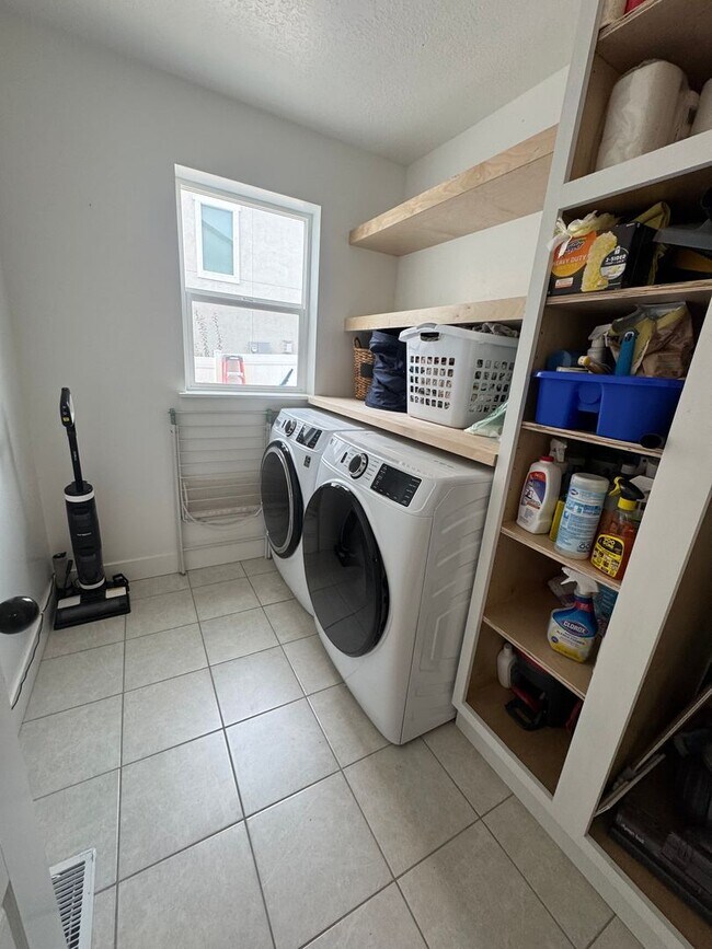 Building Photo - Beautiful Saratoga Springs home for rent!