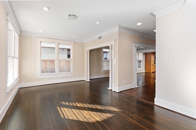 Building Photo - 515 W 17th St