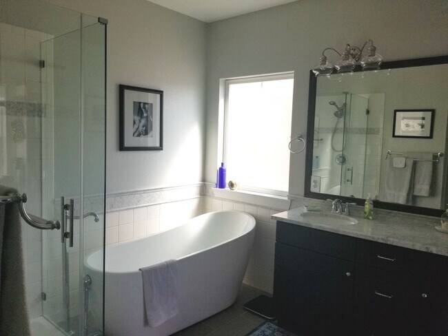 Building Photo - Central Park Summer Rental: Beautiful, Fully Furnished 5Bd/4.5Ba House