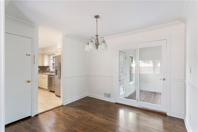 Building Photo - 3623 Lee St SE