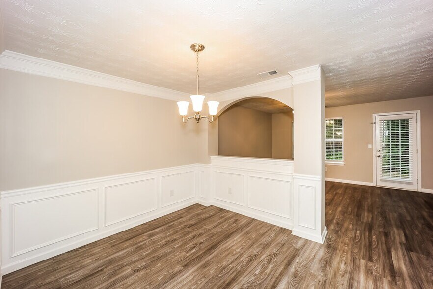 Building Photo - 11264 James Madison Dr