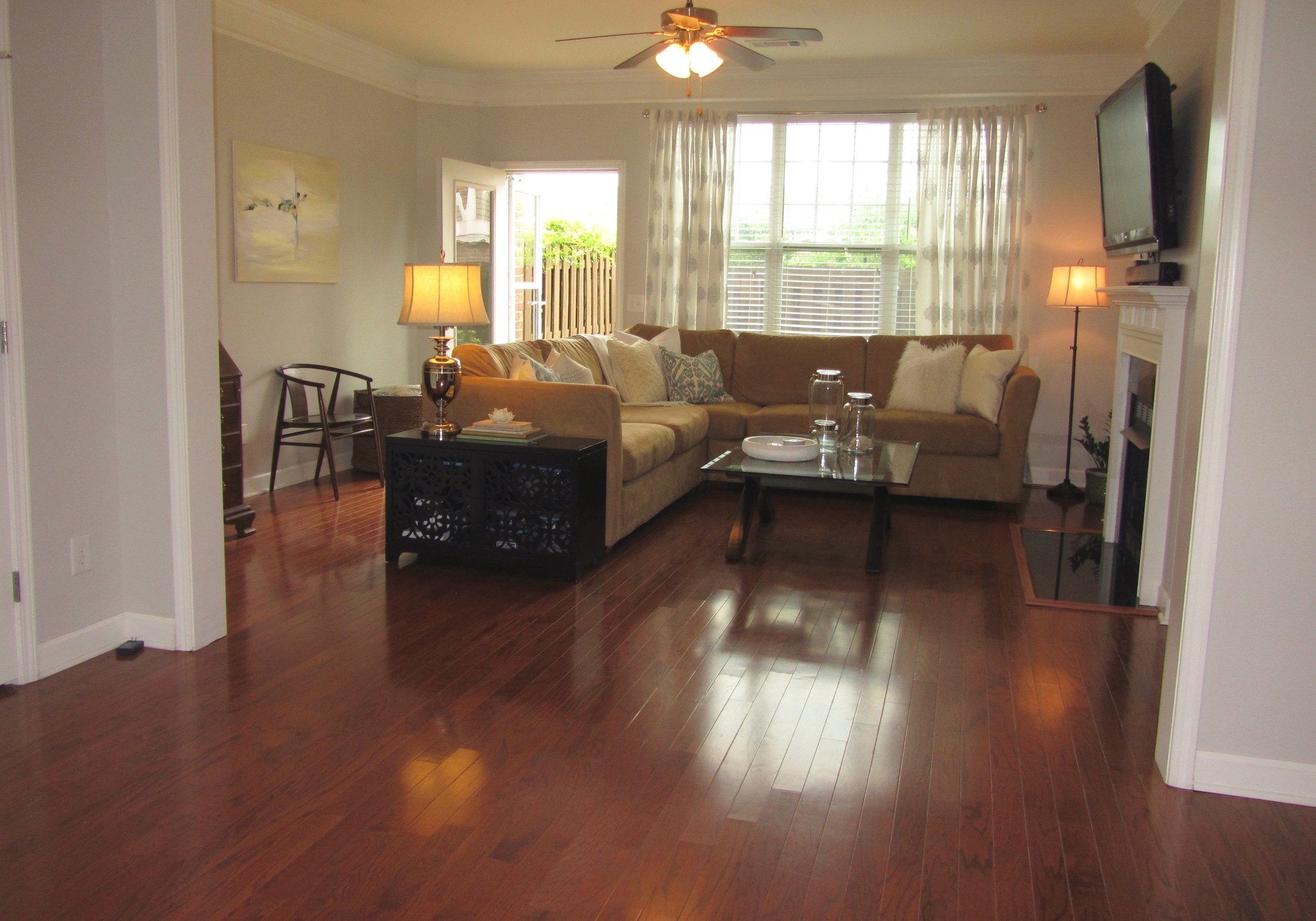 Living Room - 2318 Knowles Ave