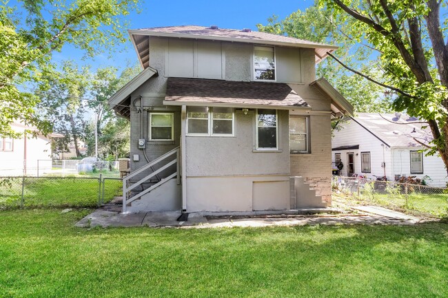 Building Photo - 1606 E 72nd St