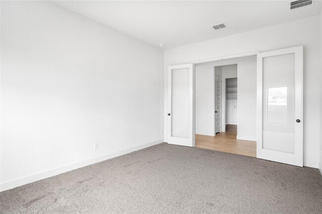 Building Photo - 639 Bay Breeze Dr