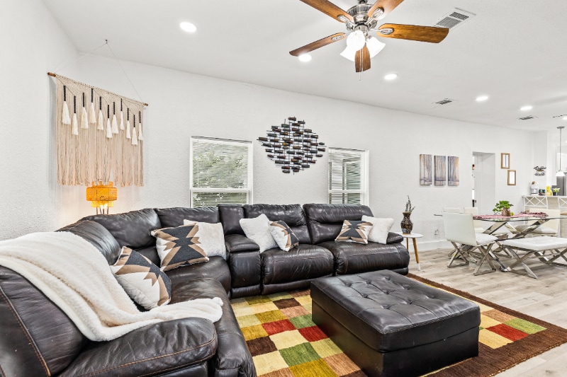 Building Photo - 911 W Wildwood Dr