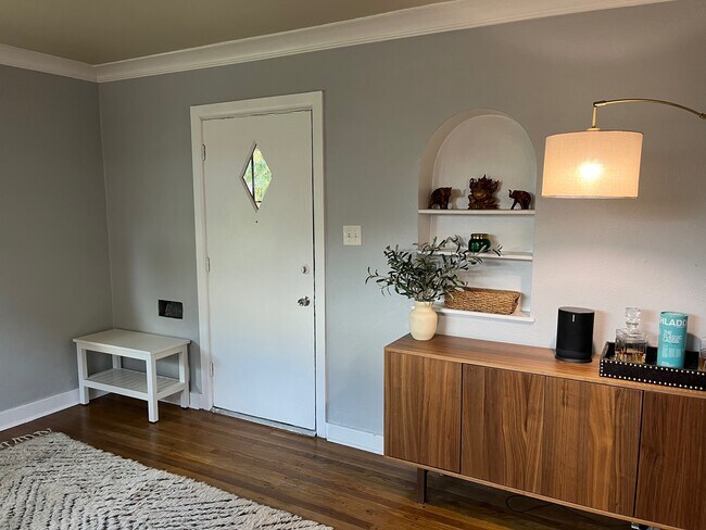 Building Photo - 933 Harrison St