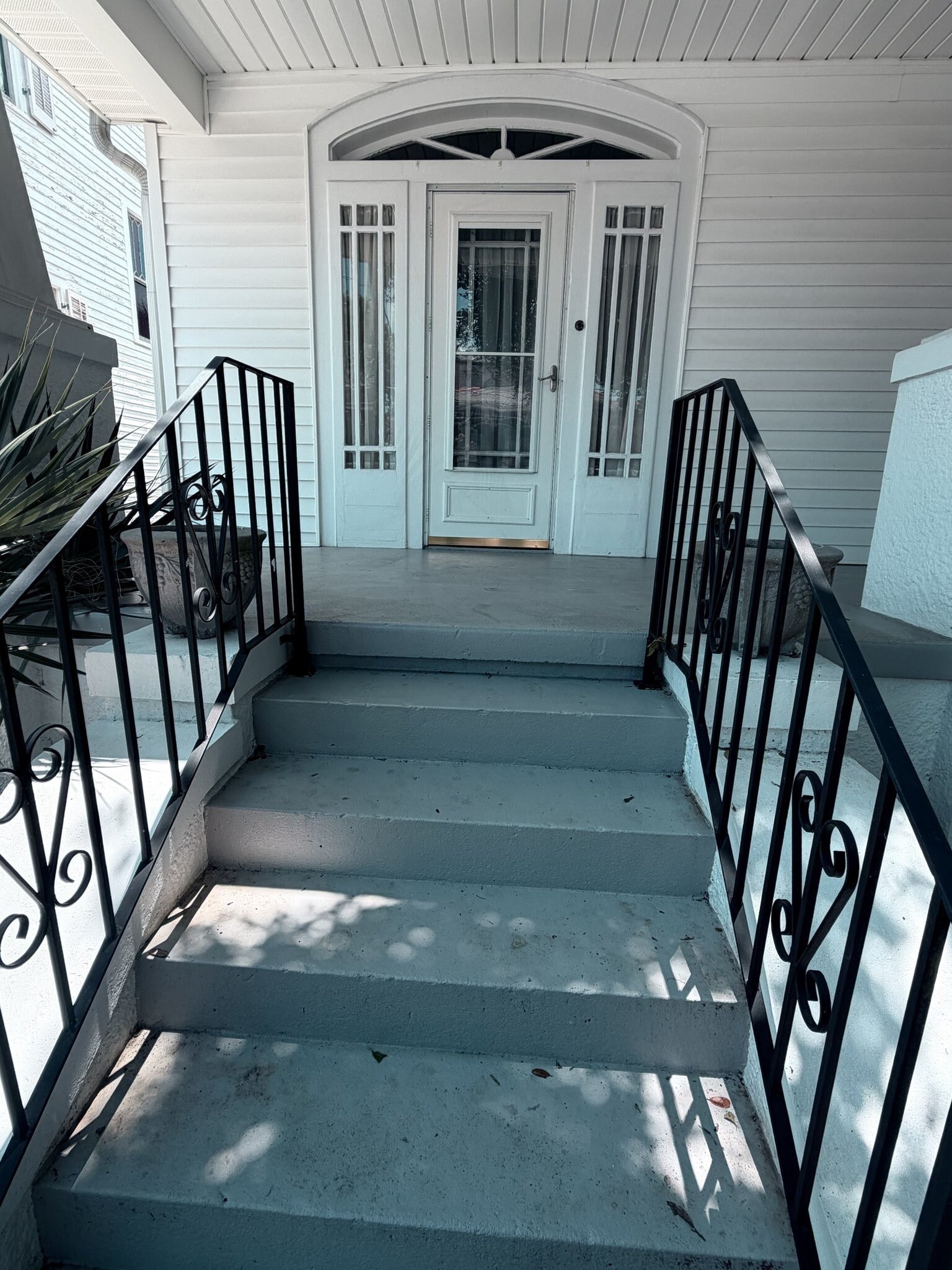 Building Photo - 321 Pelican Ave