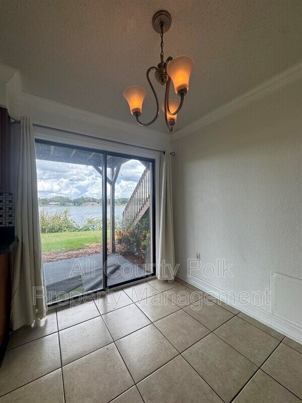 Building Photo - 1920 E Edgewood Dr