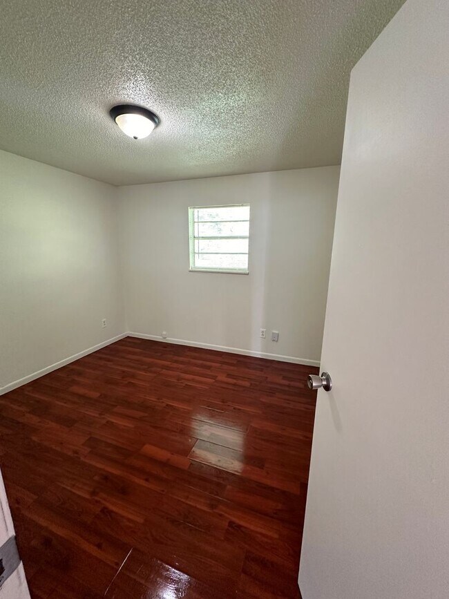 Building Photo - Maynardville 37807 - 2 bedroom, 1 bath apa...