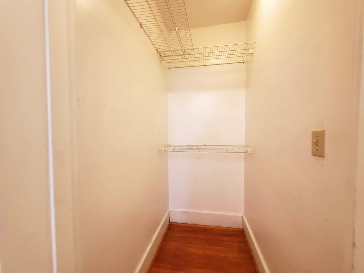 Building Photo - 222 Morewood Ave