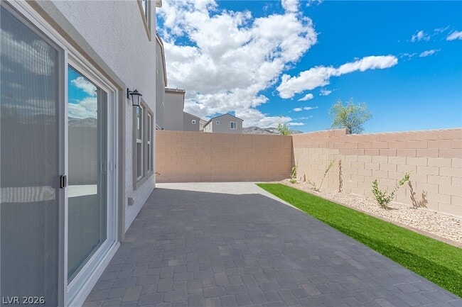 Building Photo - 9940 Kimura Hls Ave