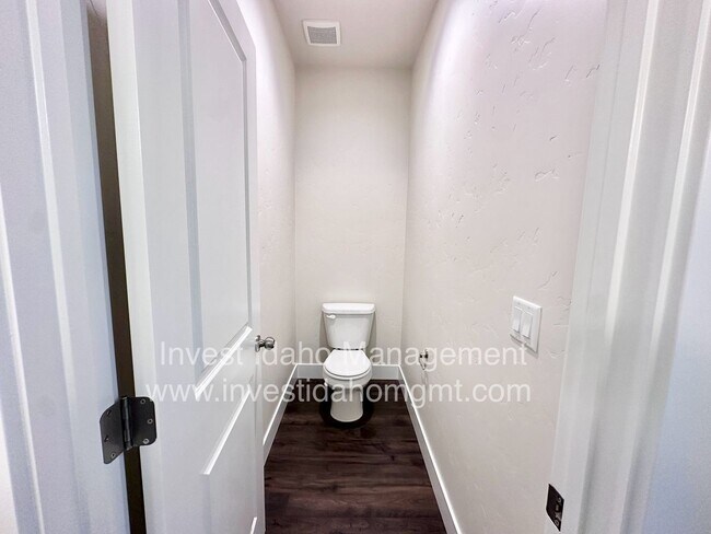 Building Photo - Beautiful Newer Home in Meridian Built in 2024