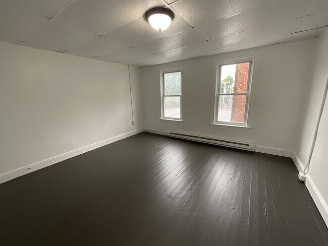 Building Photo - 219 E Cottage Pl