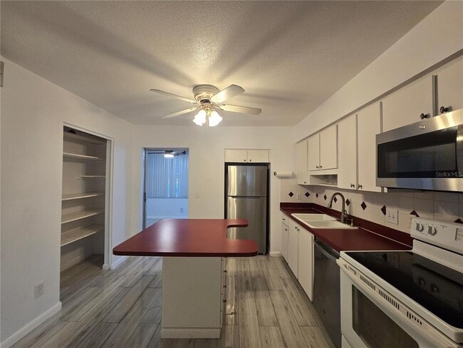 Building Photo - 211 Pasadena Ave N