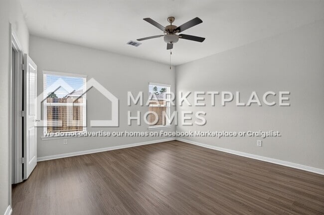 Building Photo - 15623 Plum Brk Dr
