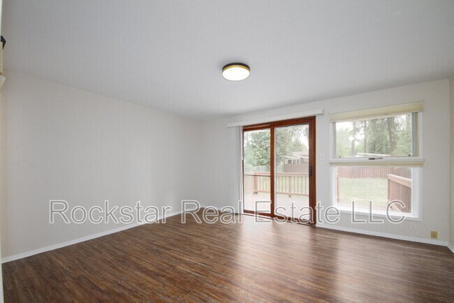 Building Photo - 12125 N Normandie St