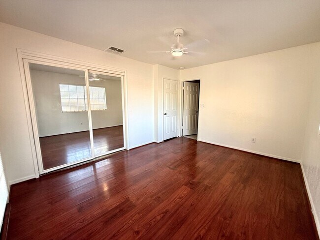 Building Photo - 236 E 46th St