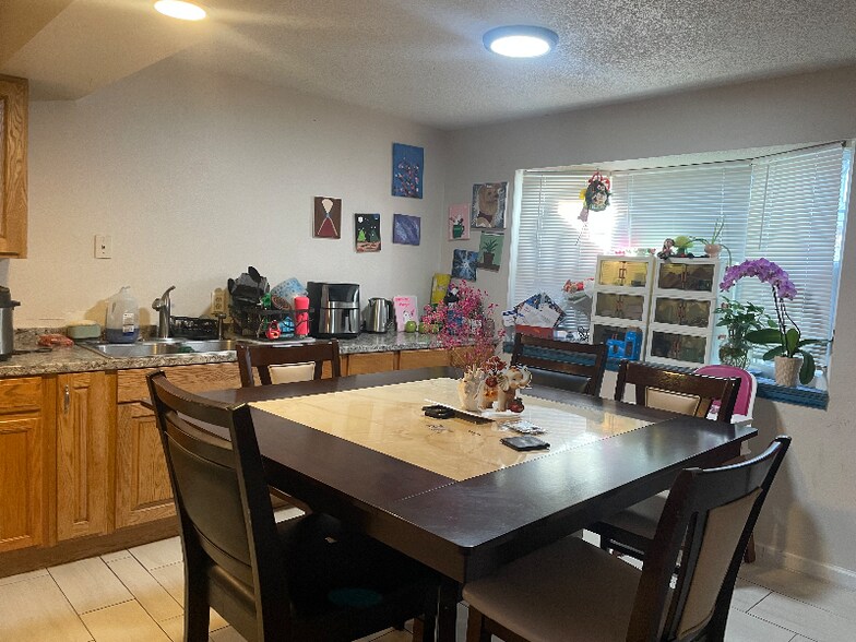 Building Photo - 8128 Washington St