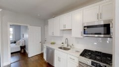 Building Photo - 836 Canterbury St