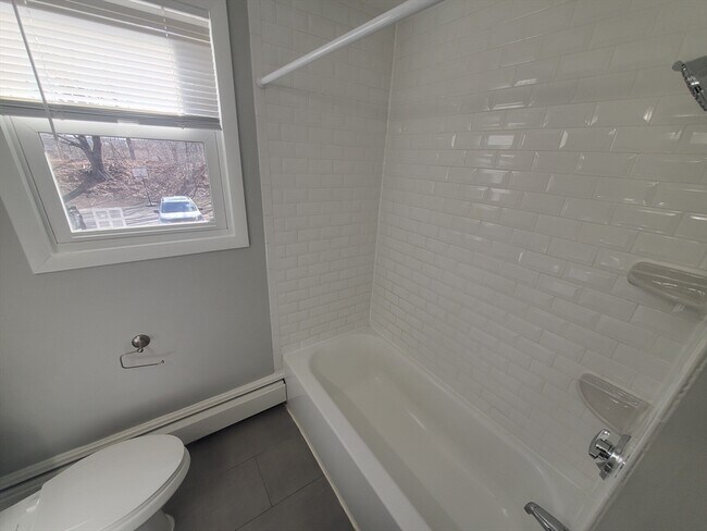 Building Photo - 433 B Sea St