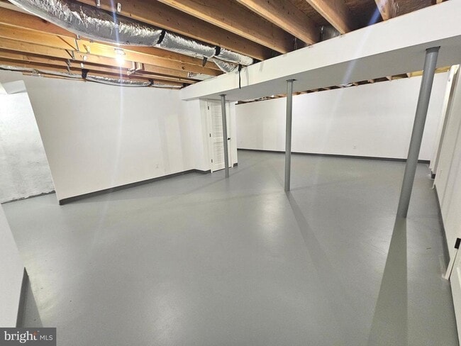 Building Photo - 269 S Marshview Terrace