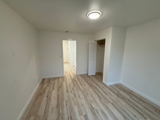 Building Photo - Newly Remodeled | All Utilities Included | AC + Heat | Move-In Ready