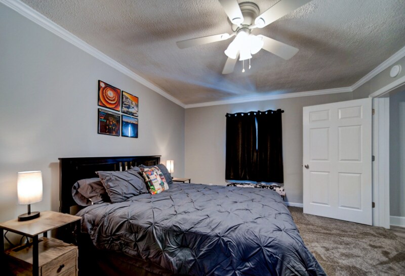 Building Photo - 401 Kingwood Dr