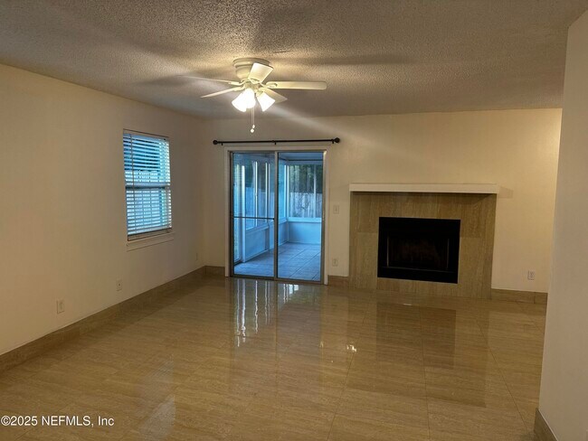 Building Photo - 11695 Tanager Dr