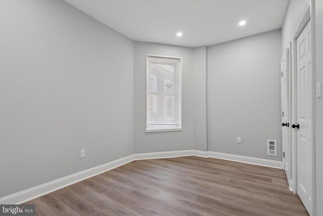 Building Photo - 162 N 62nd St