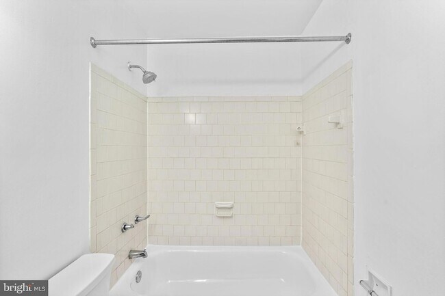 Building Photo - 314 Woodleaf Ct