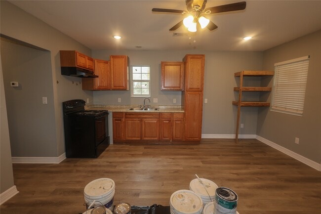 Building Photo - 23901 S Wildwood Dr